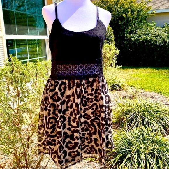 SPAGHETTI STRAP BLACK LACE FLARE LEOPARD PRINT MINI DRESS M NWT - Picture 6 of 15